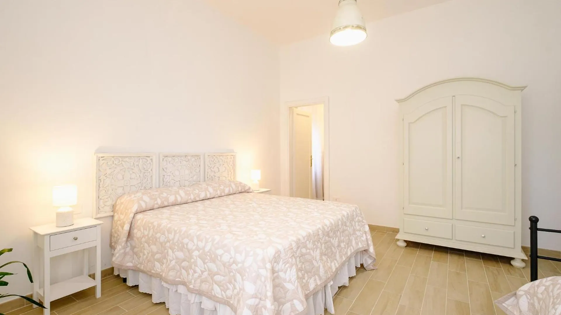 מלון סן פנטלאו Domus Ilex בית הארחה